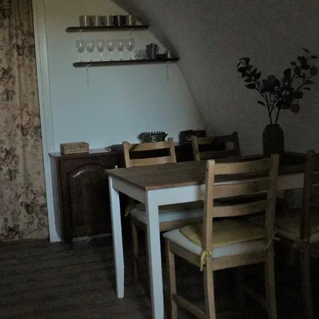 Apartment Kisbalazs Vendeghaz *